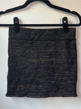Y2K Windsor black with gold metallic mini skirt- size medium